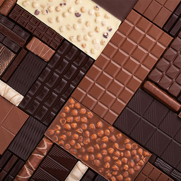 <b>チョコレート特集</b><br>寒くなると、甘～いチョコレートが食べたくなりませんか？産地やカカオ含有量にこだわった本格的なものから変わり種まで世界各地のチョコレートを集めました！