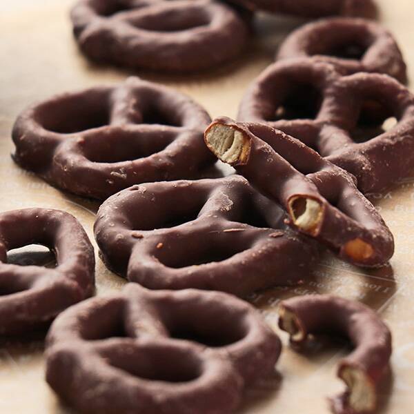 プレッツェルケトルチップチョコレートライスクリスピーのレシピ