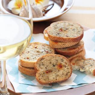 わいんｄｅらすく　釜揚げしらすのペペロンチーノ　40g【賞味期限：2026/7/5】