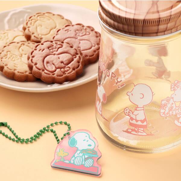 スヌーピー　アクリルチャーム付きグラスジャー　1個