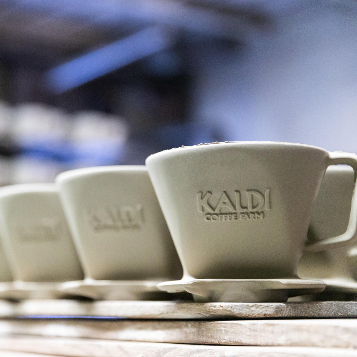 情熱とこだわりの結晶 職人技が光る すわり心地がとてもイイ コーヒードリッパー コーヒー カルディコーヒーファーム公式サイト