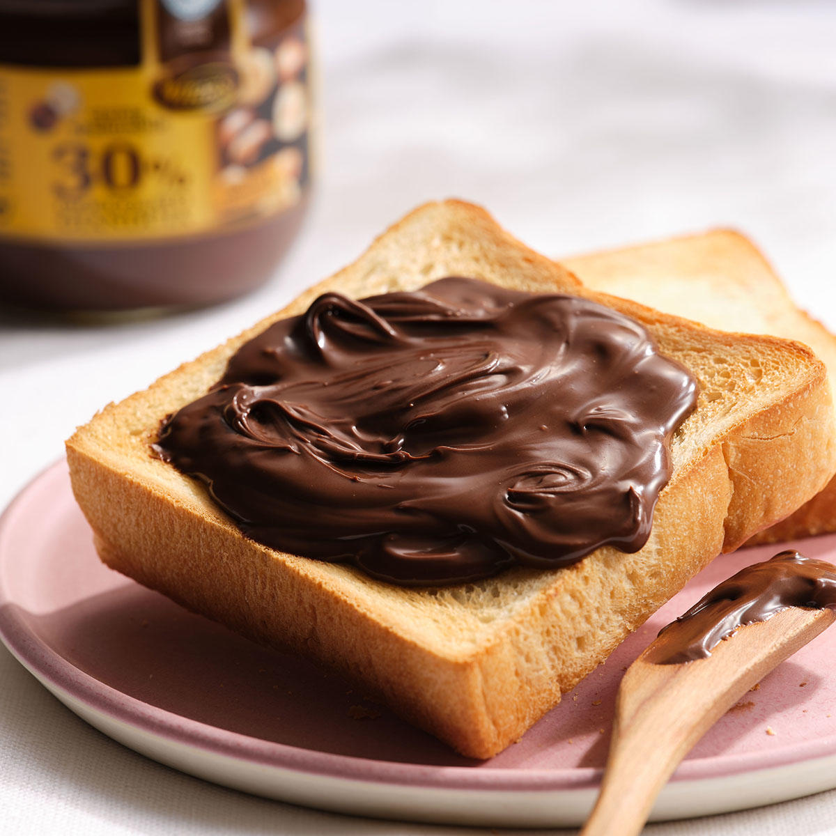 毎日何時でもチョコレートvol.2】濃厚なチョコスプレッドで贅沢なおやつタイム｜おすすめ｜カルディコーヒーファーム公式サイト