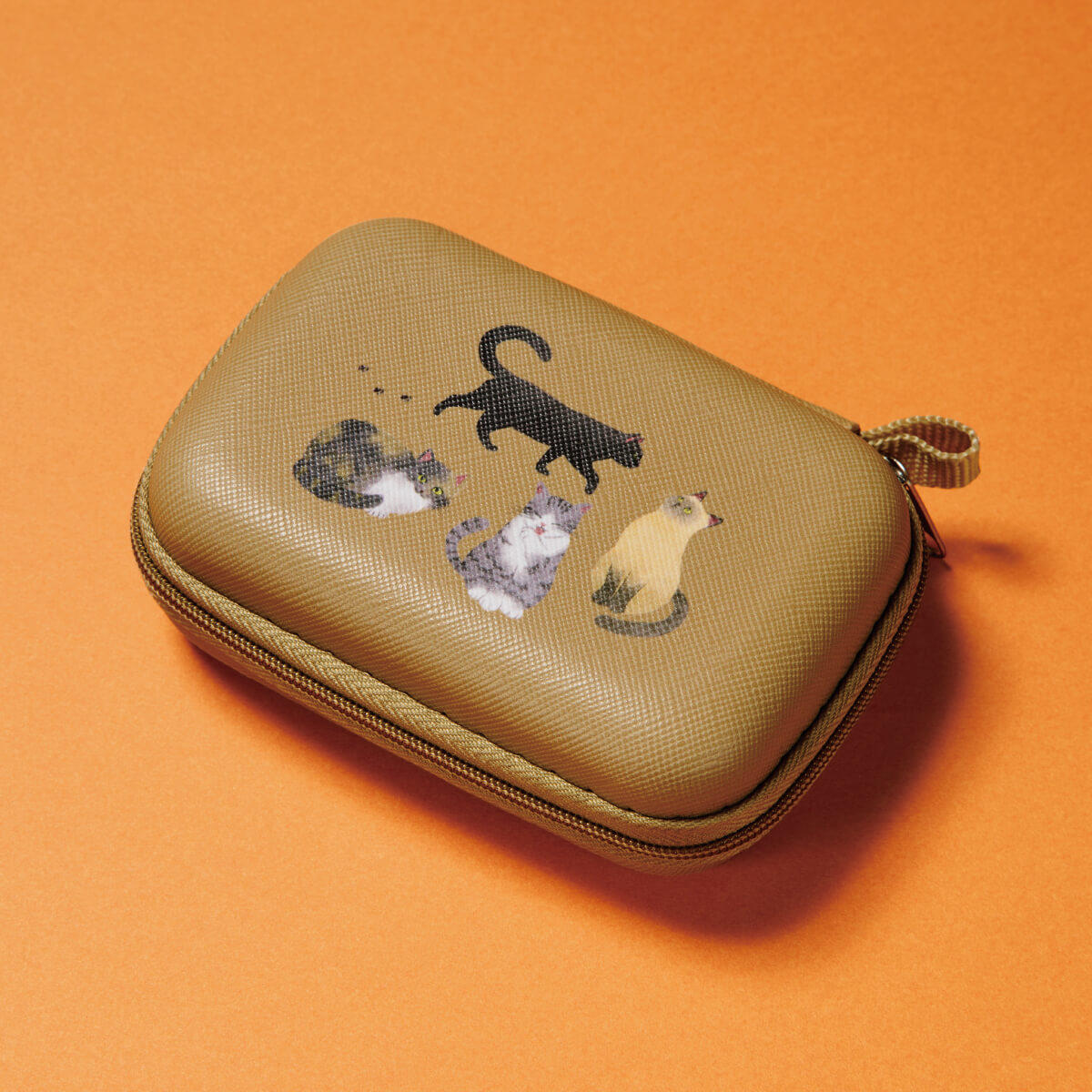 ネコの日バッグ2026_ガジェットケース見た目