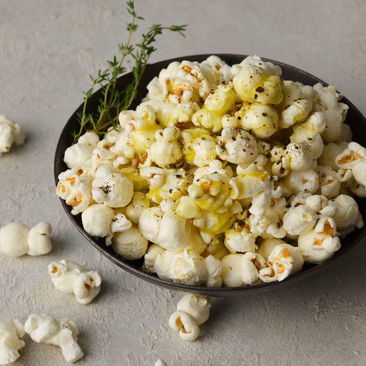 オッギュ ＥＸＶオリーブオイル（トリュフ）ポップコーンにかけて。